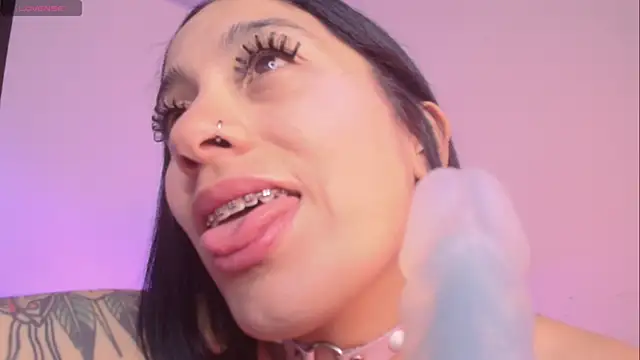 Millie bobby online show from April 18, 7:07 pm