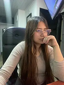 amatista katzenn online show from February 4, 1:44 am