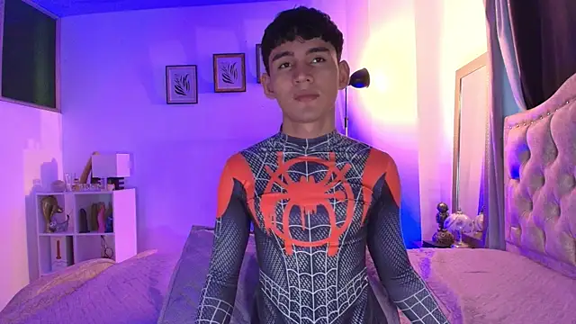 Snapshot of estebanperez_26 chatting on November 15, 11:18 am estebanperez 26 online show from November 15, 11:18 am