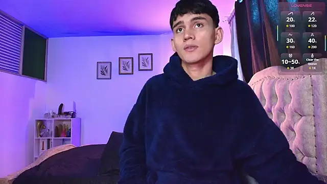 Snapshot of estebanperez_26 chatting on November 18, 11:03 am estebanperez 26 online show from November 18, 11:03 am