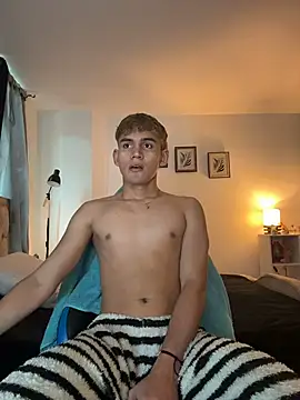 Snapshot of estebanperez_26 chatting on January 9, 11:46 am estebanperez 26 online show from January 9, 11:46 am