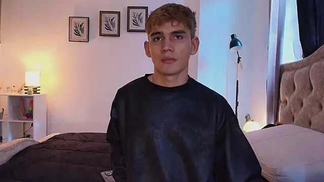 Snapshot of estebanperez_26 chatting on January 10, 1:35 pm estebanperez 26 online show from January 10, 1:35 pm