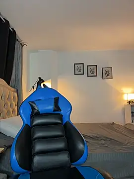 Snapshot of estebanperez_26 chatting on February 2, 11:58 pm estebanperez 26 online show from February 2, 11:58 pm