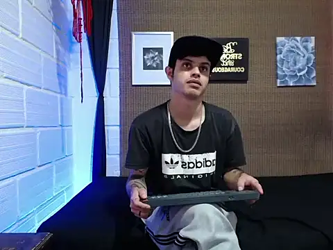 Snapshot of wild_duo777 chatting on November 27, 7:05 pm wild duo777 online show from November 27, 7:05 pm