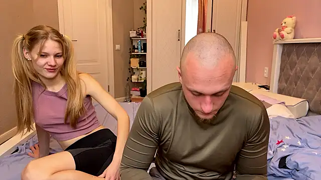 Daisy Couple online show from December 18, 7:14 am