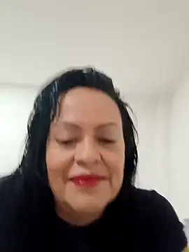 Snapshot of kristal253 chatting on November 17, 1:44 am kristal253 online show from November 17, 1:44 am