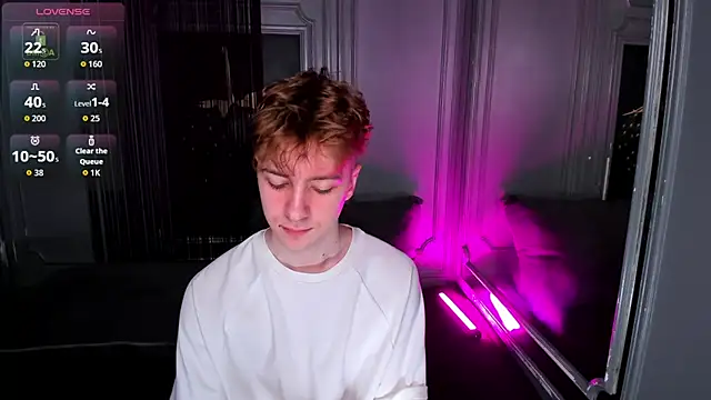 Paul Holt online show from December 3, 8:29 pm