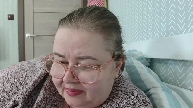 Natali-Gucci online show from November 25, 1:55 pm