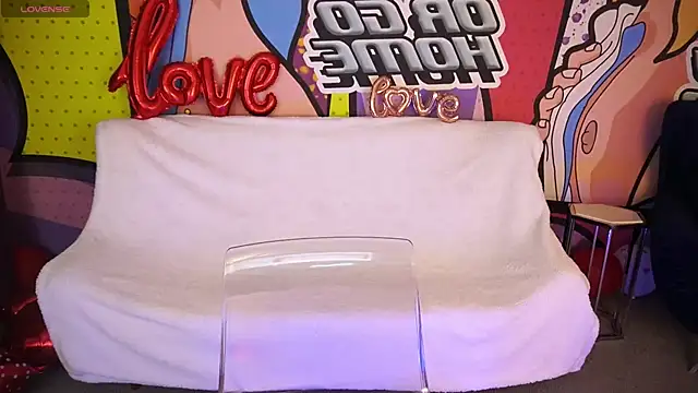 Snapshot of LadyChanelll chatting on February 13, 2:13 pm LadyChanelll online show from February 13, 2:13 pm