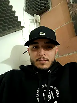 Snapshot of mohamedkarimm chatting on November 16, 1:55 am mohamedkarimm online show from November 16, 1:55 am