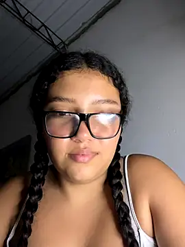 PetiteKattia online show from January 6, 5:00 am