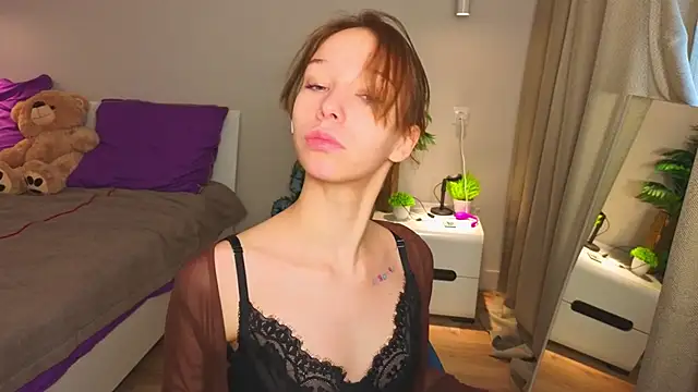 LilyPoetry  online show from December 22, 7:38 am