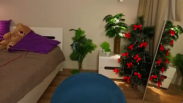 LilyPoetry  online show from January 17, 11:26 am