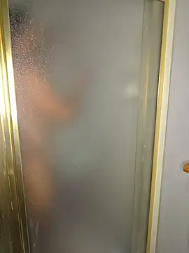 piggylatino online show from February 27, 12:21 am