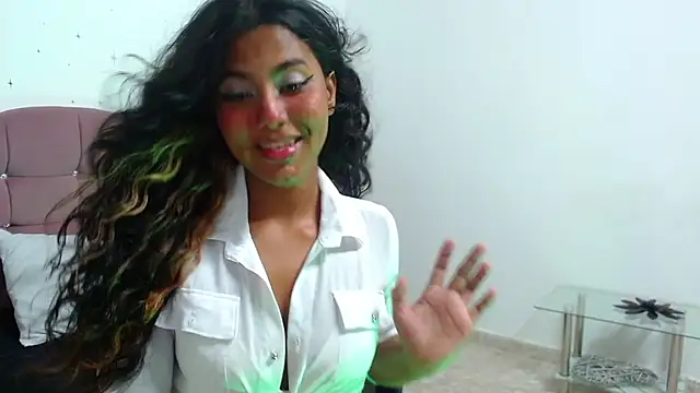 Bia LuxBia Lux online show from November 20, 8:08 pm