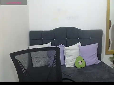 Bia LuxBia Lux online show from November 28, 8:22 pm