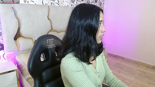 Joselyn tay online show from March 25, 12:00 pm