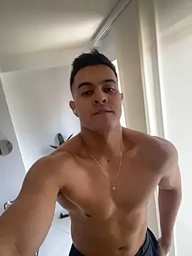 Mason bennet online show from April 15, 3:30 pm