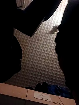 hotguy71000 online show from November 29, 3:42 am