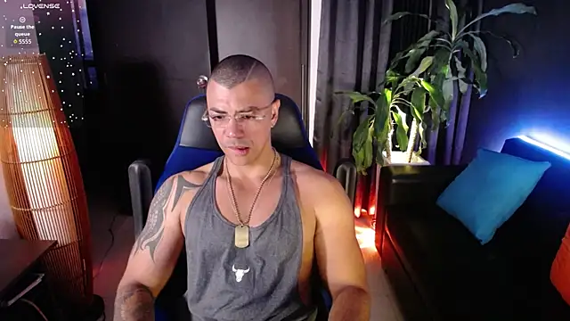 Snapshot of Zed_ferrer chatting on January 18, 11:03 am Zed ferrer online show from January 18, 11:03 am