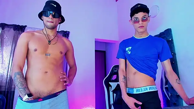 Snapshot of Bad_boys07 chatting on November 15, 2:13 pm Bad boys07 online show from November 15, 2:13 pm