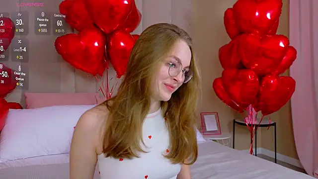 Snapshot of MadisonSmitt chatting on February 14, 5:15 am MadisonSmitt online show from February 14, 5:15 am