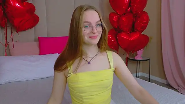 Snapshot of MadisonSmitt chatting on February 18, 5:14 am MadisonSmitt online show from February 18, 5:14 am