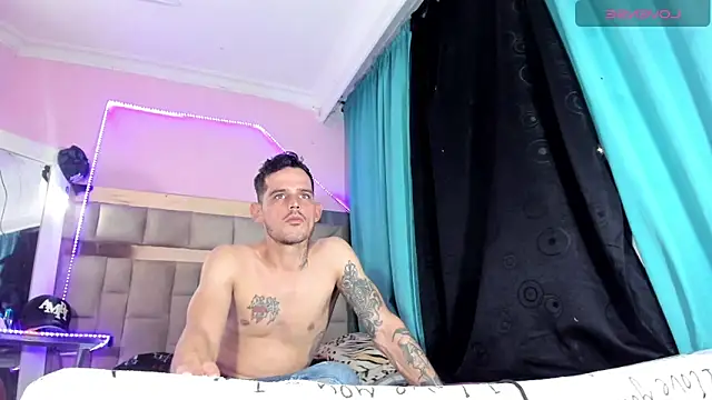 Sexybigjefffx online show from January 17, 4:39 am