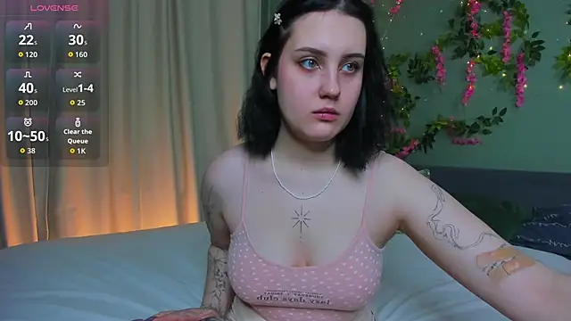 hey tessa online show from November 29, 11:46 am