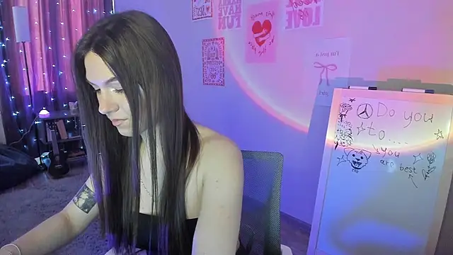 luna lust 212 online show from March 28, 4:23 am