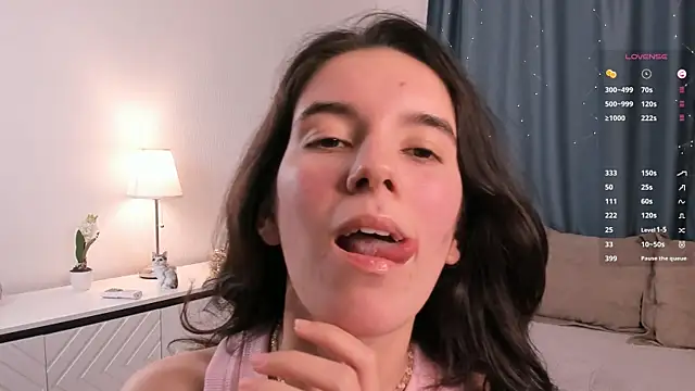 ShelaMailo online show from November 27, 6:10 pm