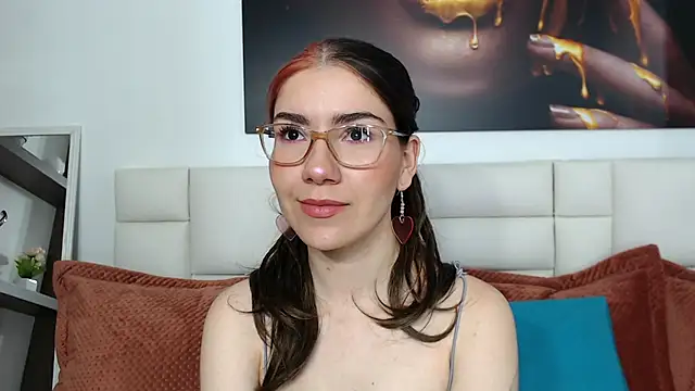 AriLumi online show from November 24, 7:24 pm