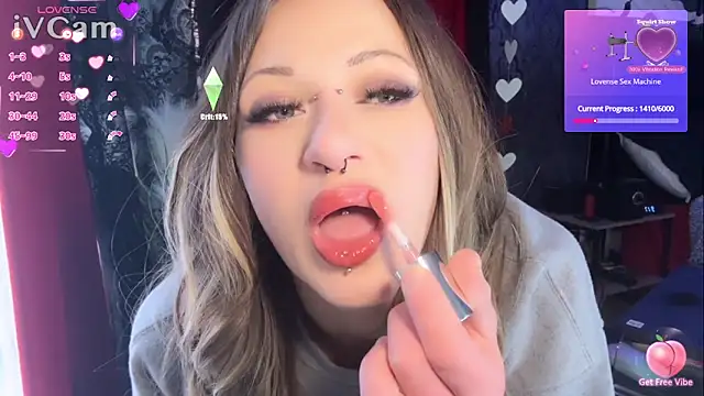 Snapshot of AshenRoe chatting on February 25, 4:16 pm AshenRoe online show from February 25, 4:16 pm