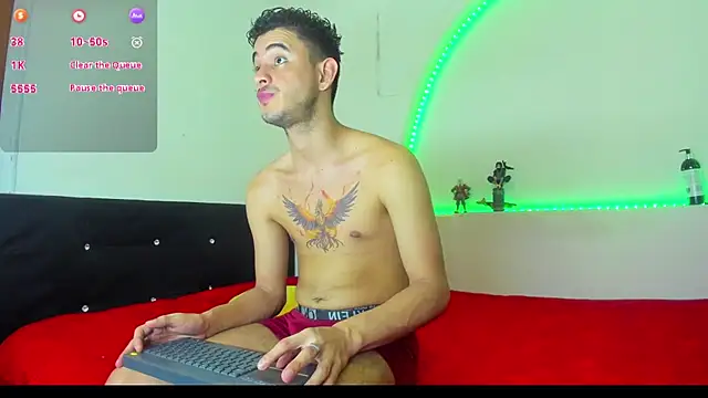 kaiborman00 online show from December 20, 3:02 am