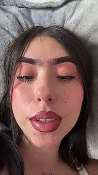 Sammydoll1 online show from December 19, 9:00 pm