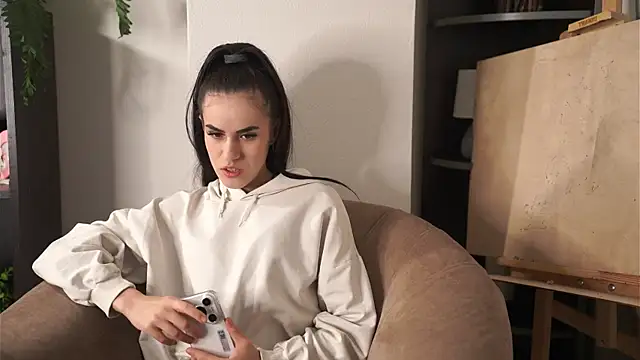 Snapshot of AngelWegge chatting on November 18, 4:39 am AngelWegge online show from November 18, 4:39 am