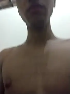 Snapshot of Thws1n chatting on November 15, 10:37 pm Thws1n online show from November 15, 10:37 pm