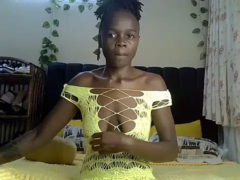 Toveyah  online show from November 13, 4:28 pm