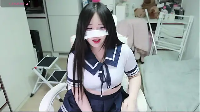 kimhyeona2005 online show from February 11, 11:59 am