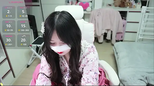 kimhyeona2005 online show from February 18, 12:12 pm