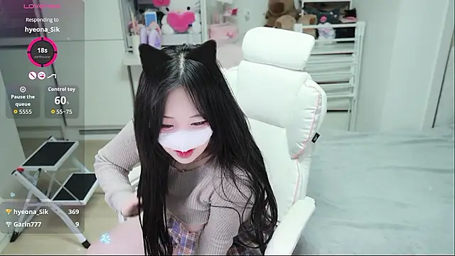 kimhyeona2005 online show from April 5, 11:40 am