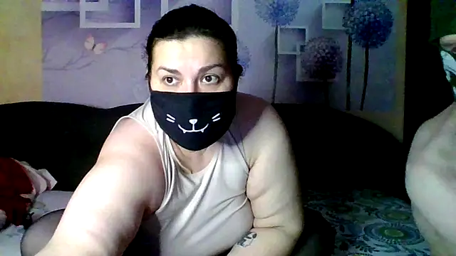 honey sweet couple online show from December 19, 8:05 pm