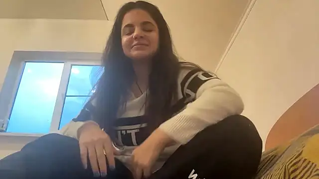 Snapshot of ArielleLeitao chatting on November 16, 1:49 pm ArielleLeitao online show from November 16, 1:49 pm