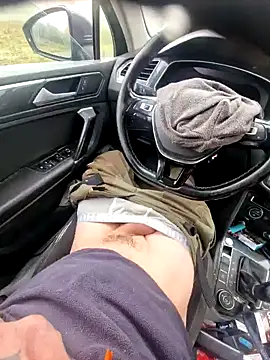 Snapshot of -The-Last- chatting on December 4, 9:40 am -The-Last- online show from December 4, 9:40 am