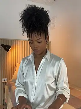 vanestraus online show from February 17, 8:48 pm