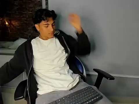 MattFiore online show from January 17, 7:39 pm