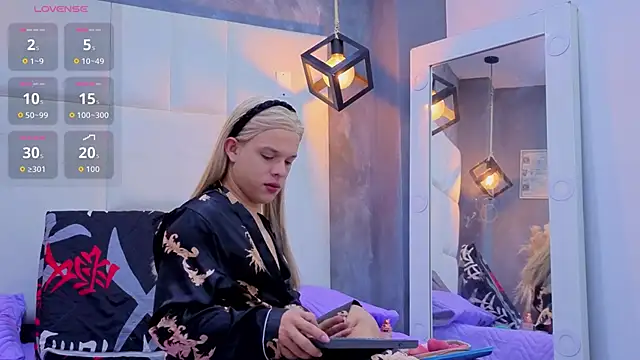 Valentino moretti online show from April 20, 11:13 am