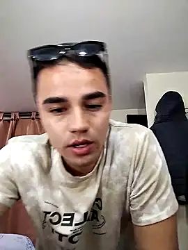 Snapshot of ElProhibido_ chatting on November 14, 3:27 am ElProhibido online show from November 14, 3:27 am