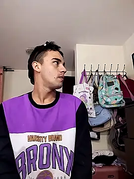 Snapshot of ElProhibido_ chatting on November 14, 11:35 pm ElProhibido online show from November 14, 11:35 pm