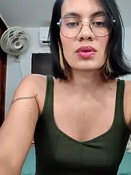 Mia saaenz online show from November 17, 10:37 pm